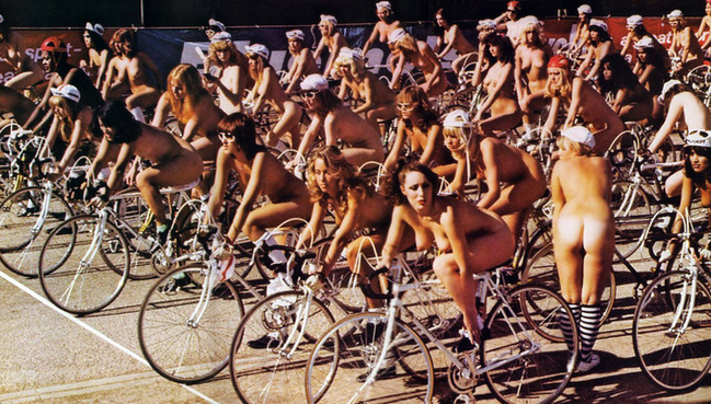queen-bicycle-race-1978-wembley-stadium
